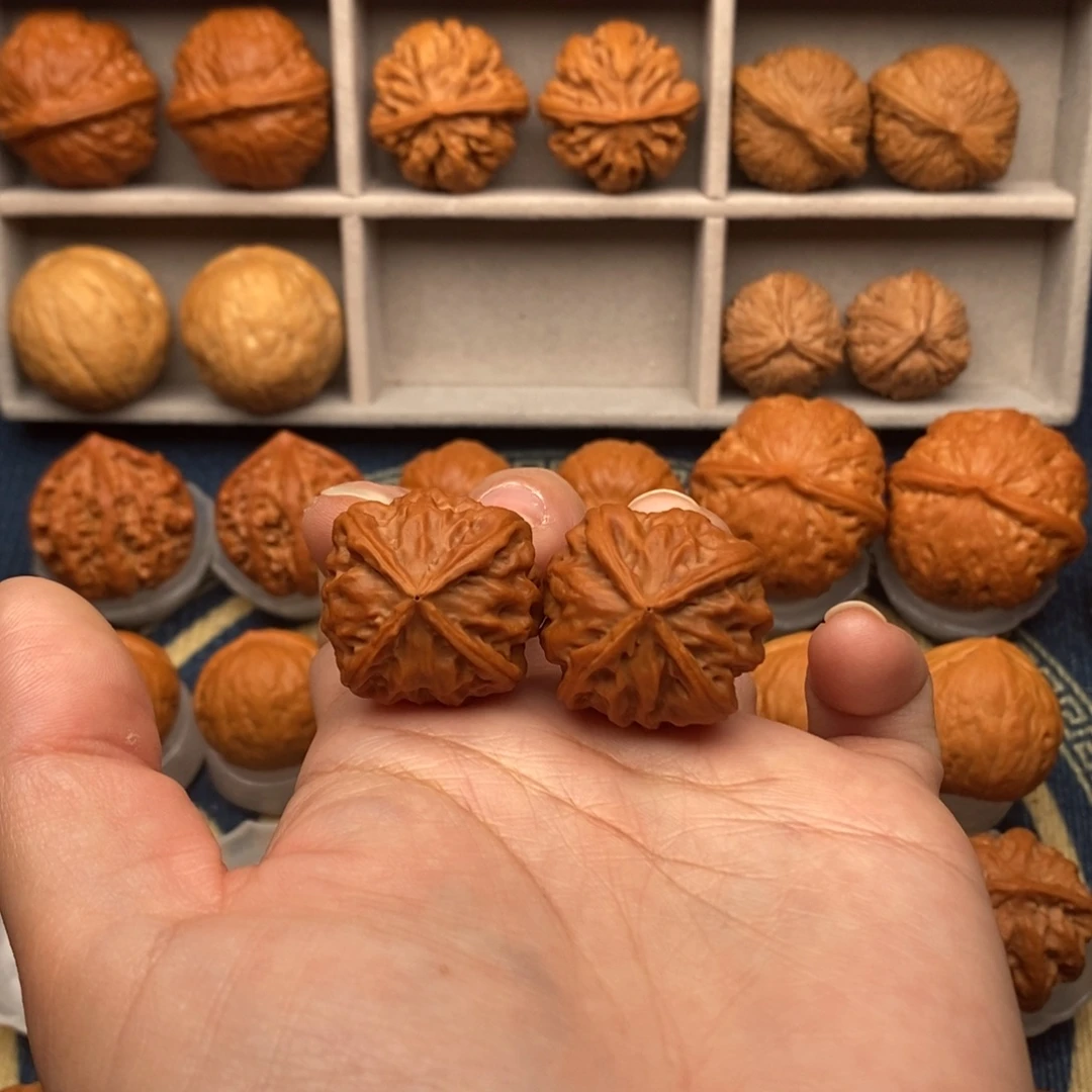 文玩核桃把件四棱