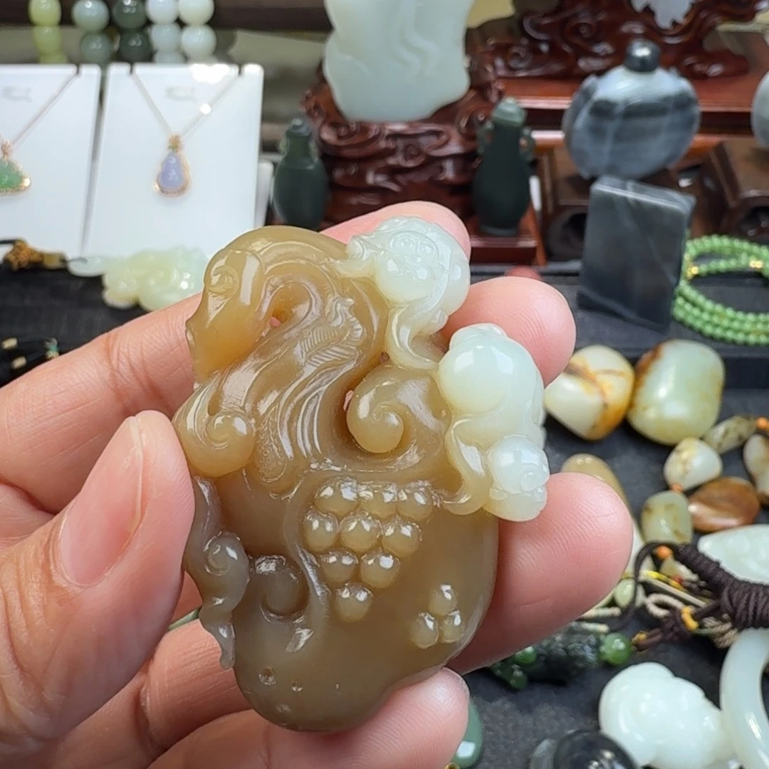 和田玉未镶嵌颈饰