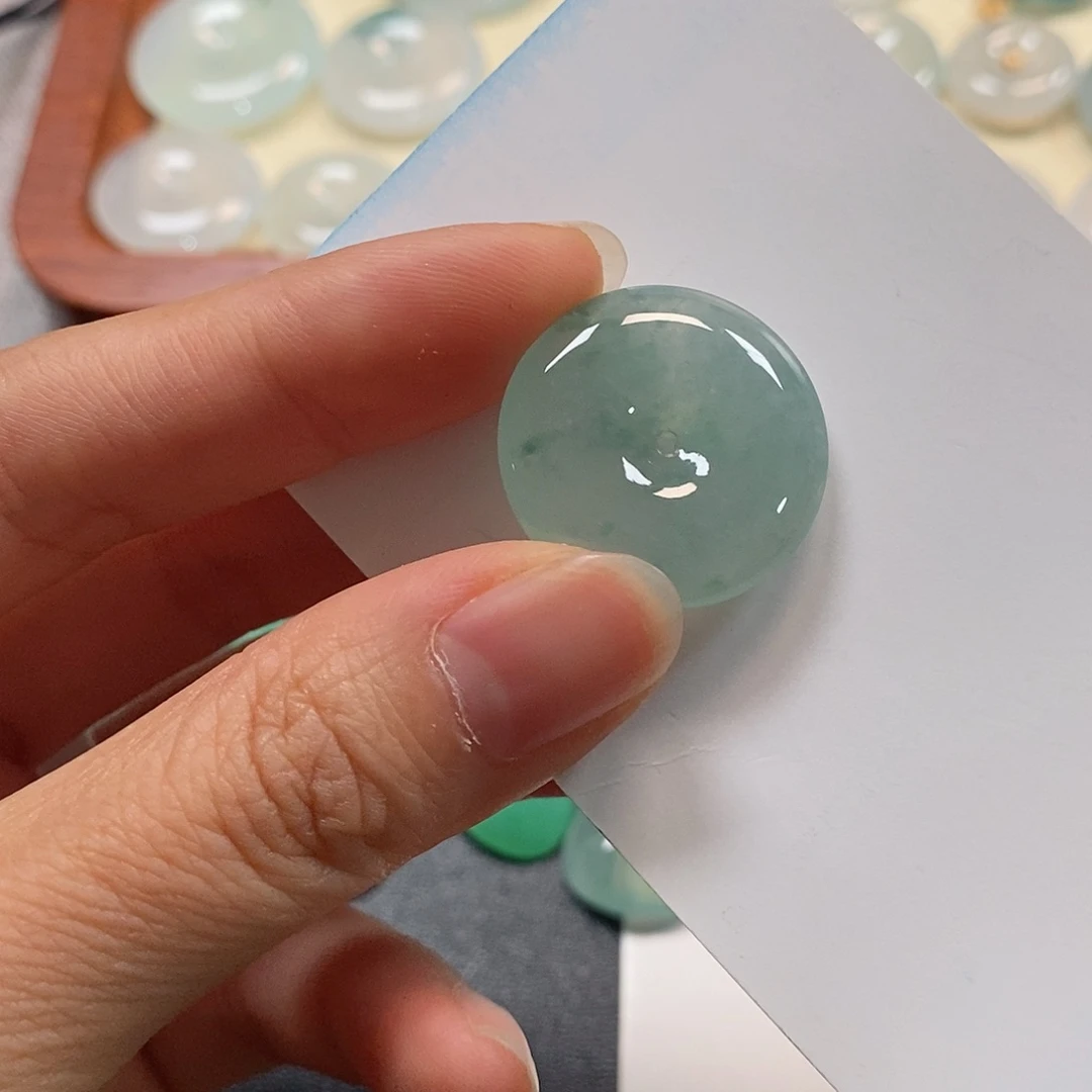 翡翠未镶嵌颈饰天然的缅甸翡翠A货