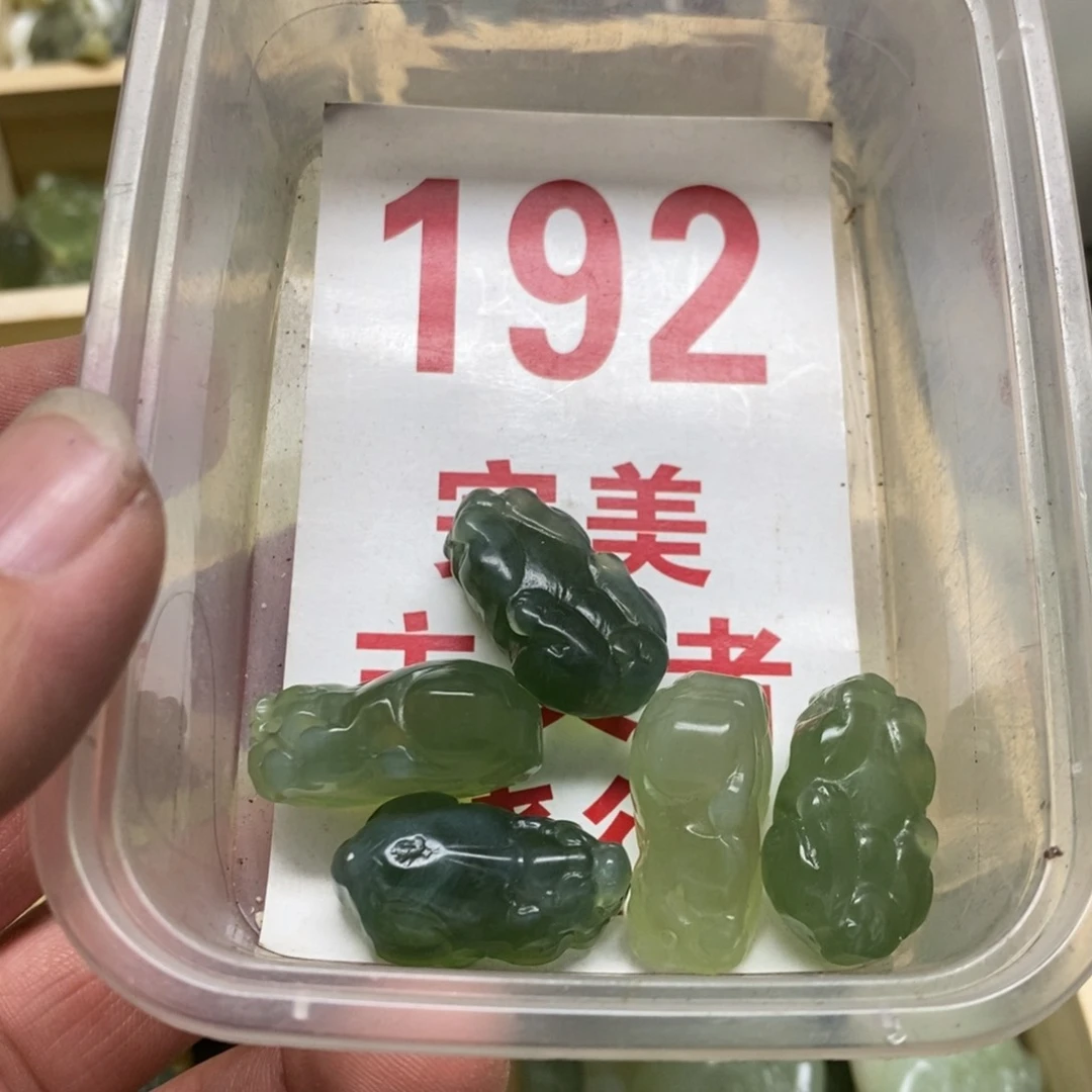 蛇纹石玉挂坠足银镀金镶嵌