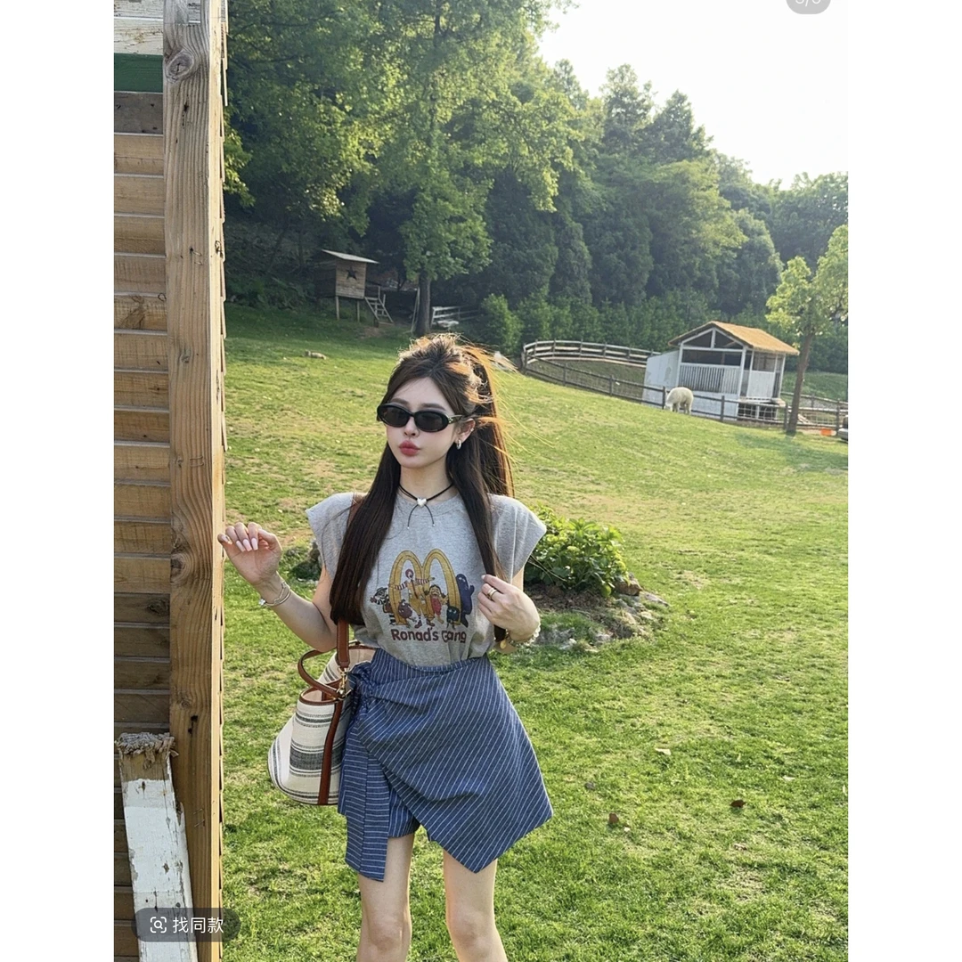 米娜家麦麦飞袖泡菜订制灰色麦当劳飞袖背心+条纹半身裤裙套装246