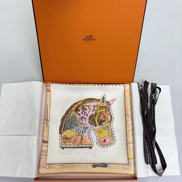 爱马仕/饰品/90*90cm/C13348462395/95新