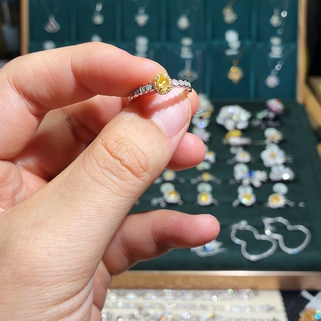 钻石戒指/指环18K金镶嵌