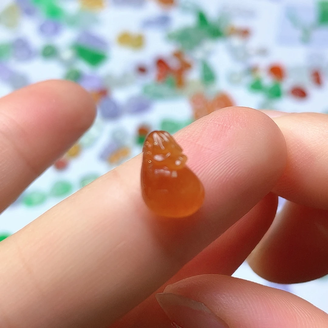 翡翠未镶嵌颈饰福袋