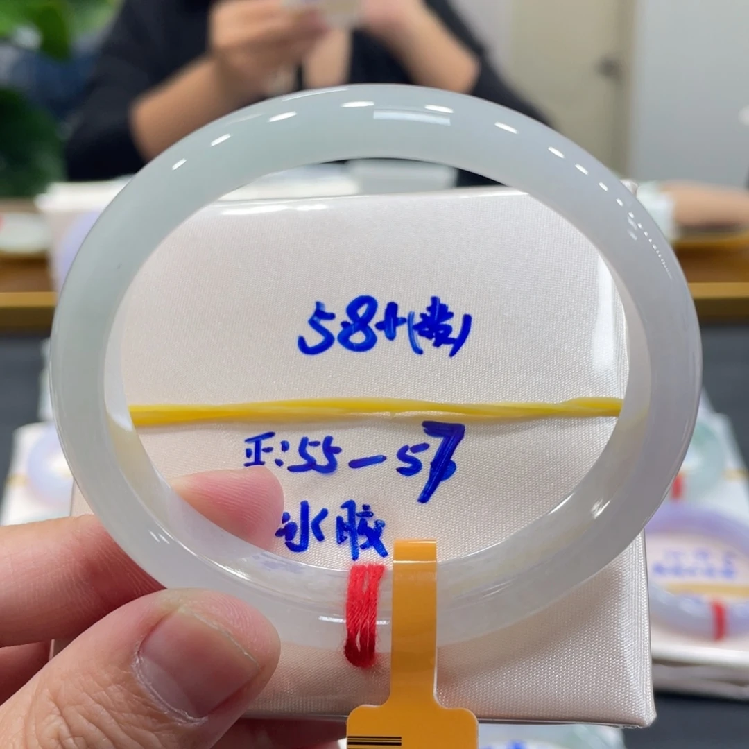 翡翠未镶嵌手镯翡翠