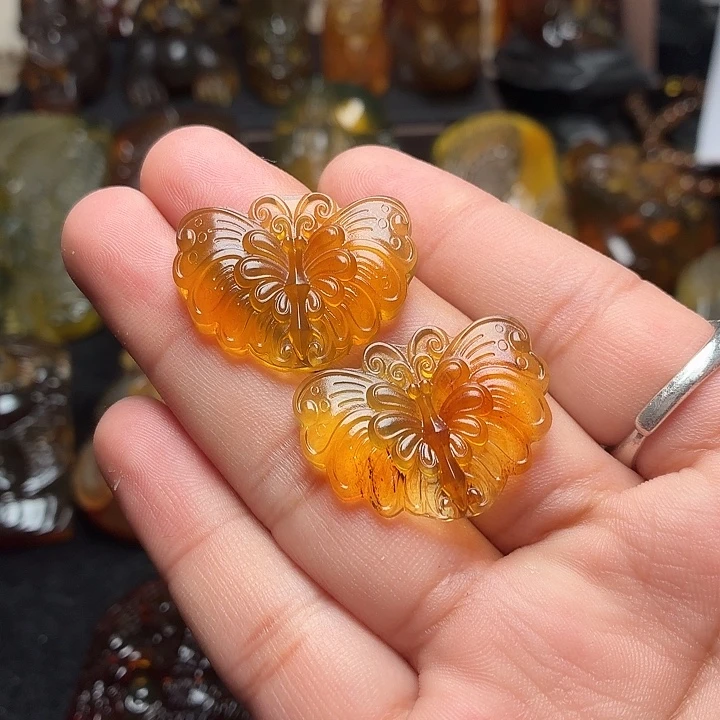 琥珀未镶嵌颈饰70