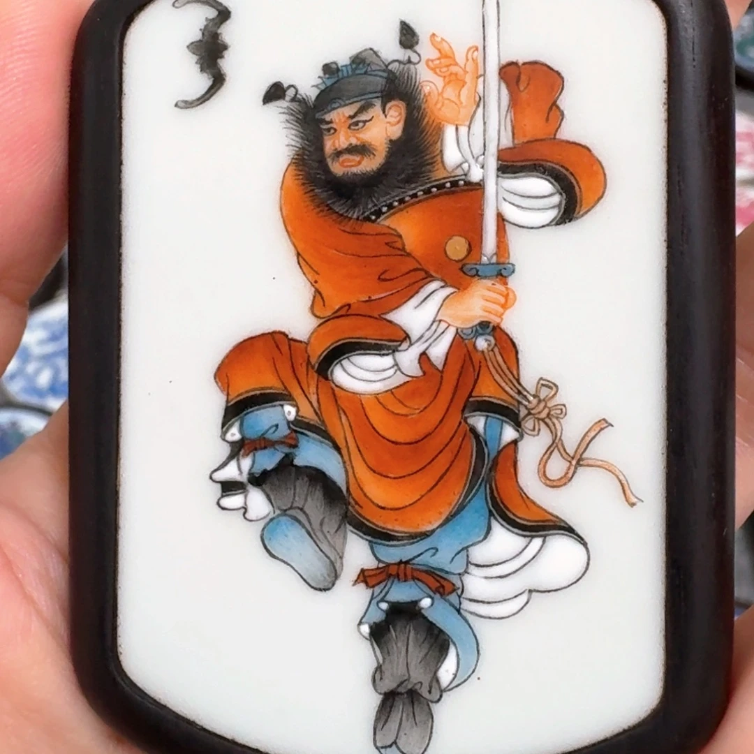 九***品瓷片粉彩钟魁挂件一个