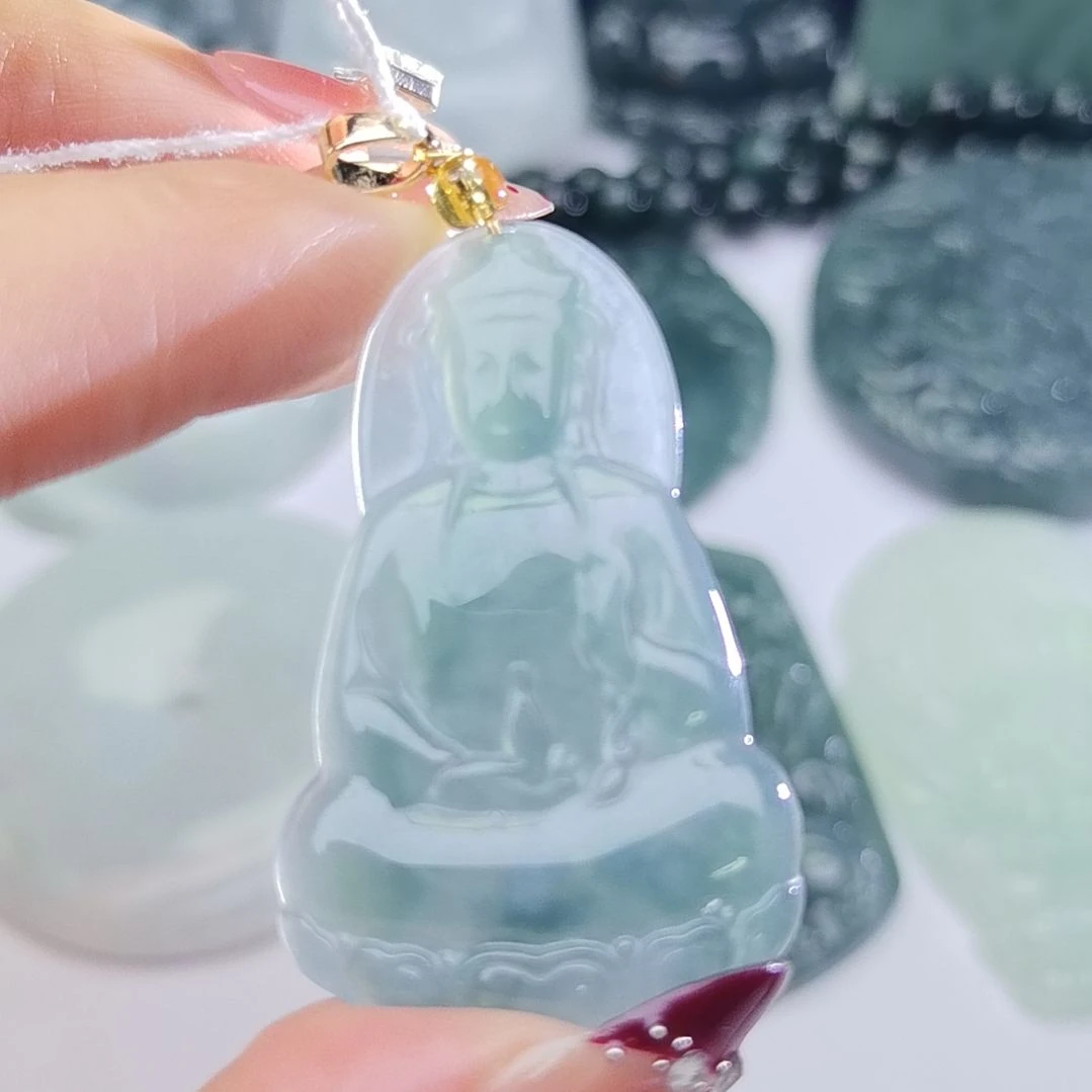 翡翠颈饰未镶嵌天然的A货翡翠多样性发货