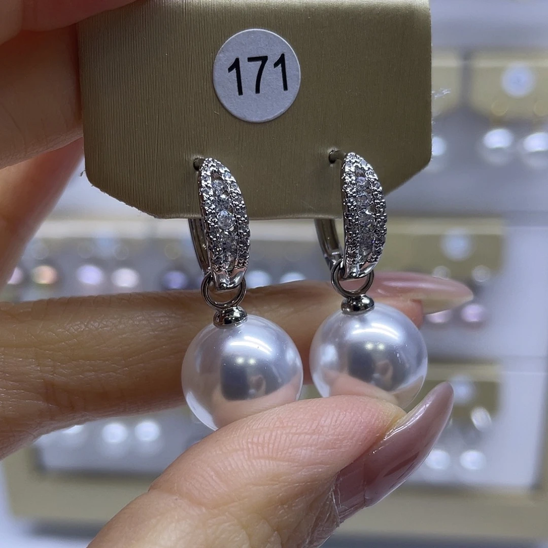淡水珍珠耳饰未镶嵌