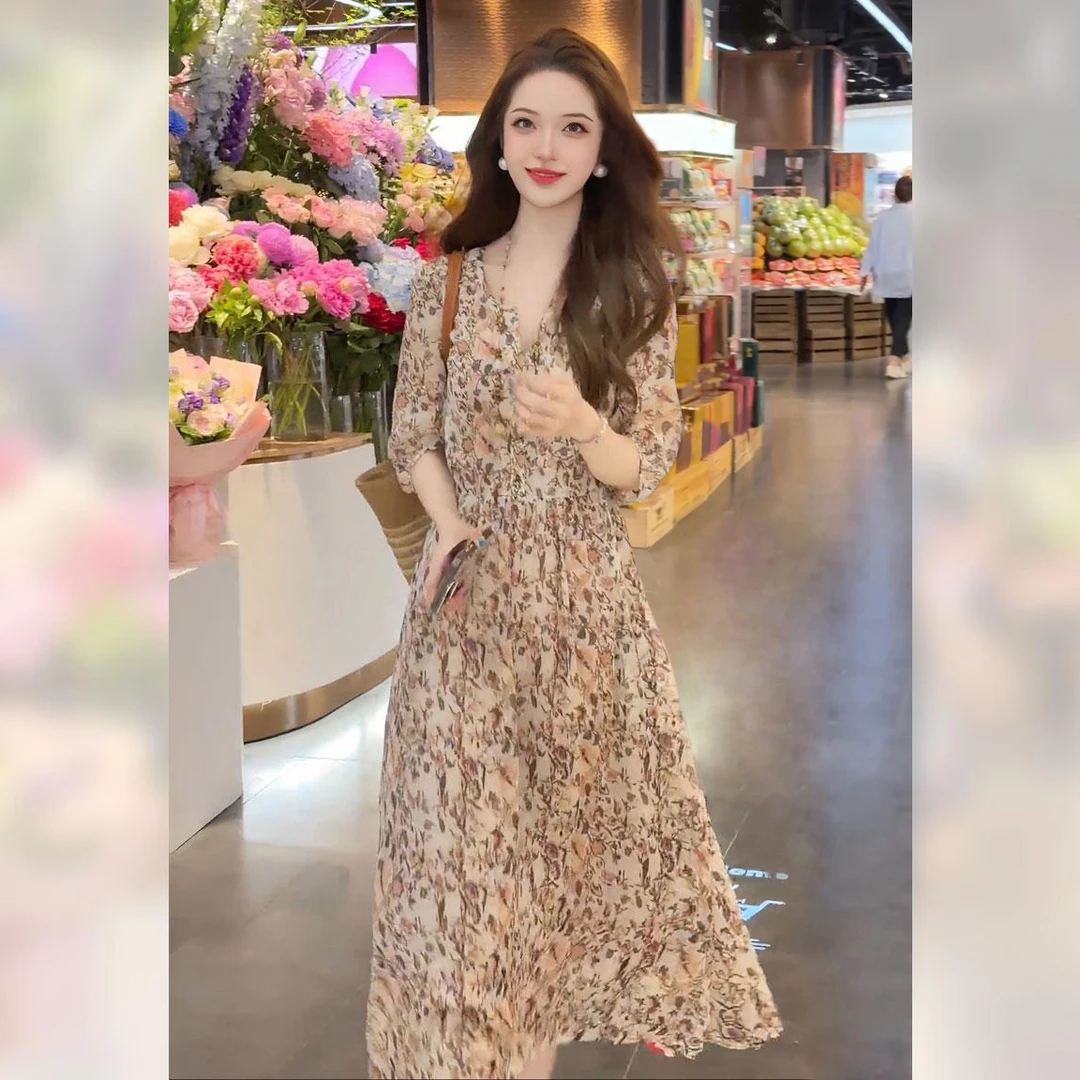 高级感法式连衣裙女夏季新款碎花气质V领显瘦真丝桑蚕丝印花裙子