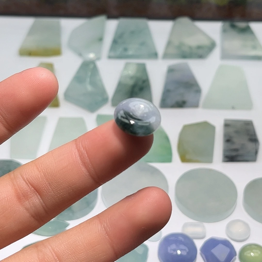 翡翠未镶嵌颈饰63737