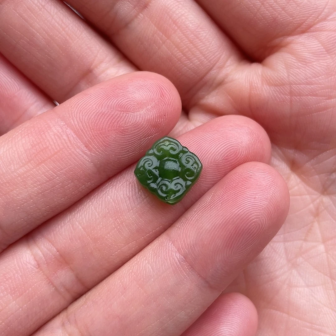 速***粥和田玉未镶嵌颈饰碧玉小方小配饰