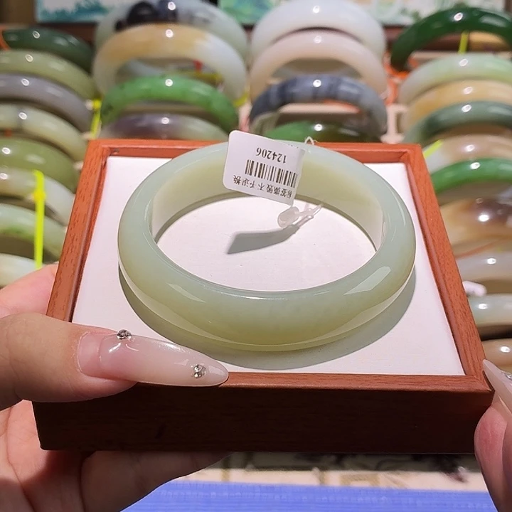 和田玉未镶嵌手镯58.7。26