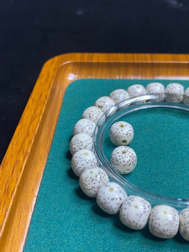 海南正宗原生态顺白老型佛珠男女情侣款