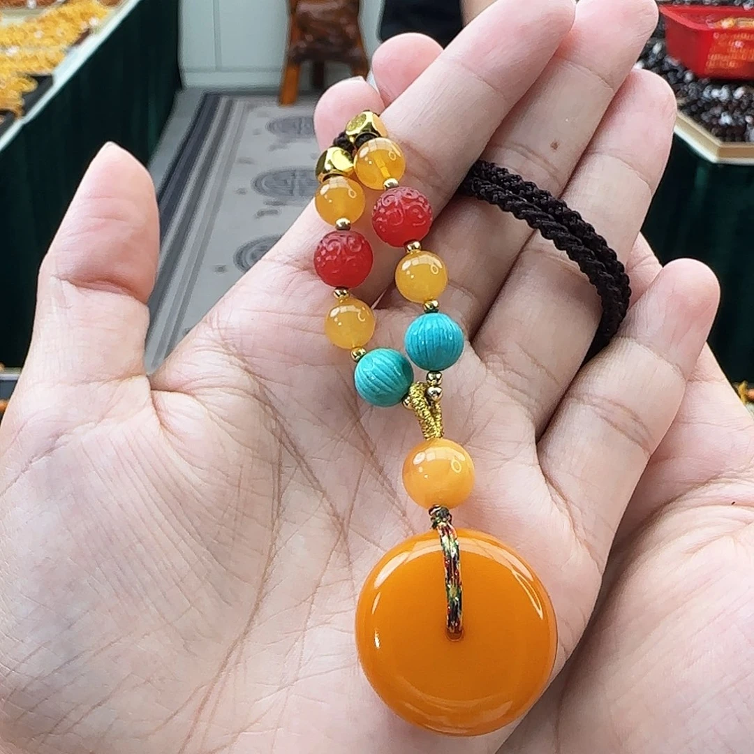 未镶嵌颈饰琥珀吊坠