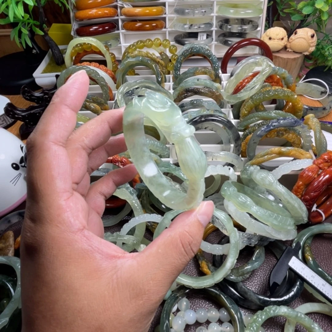 未镶嵌蛇纹石玉手镯