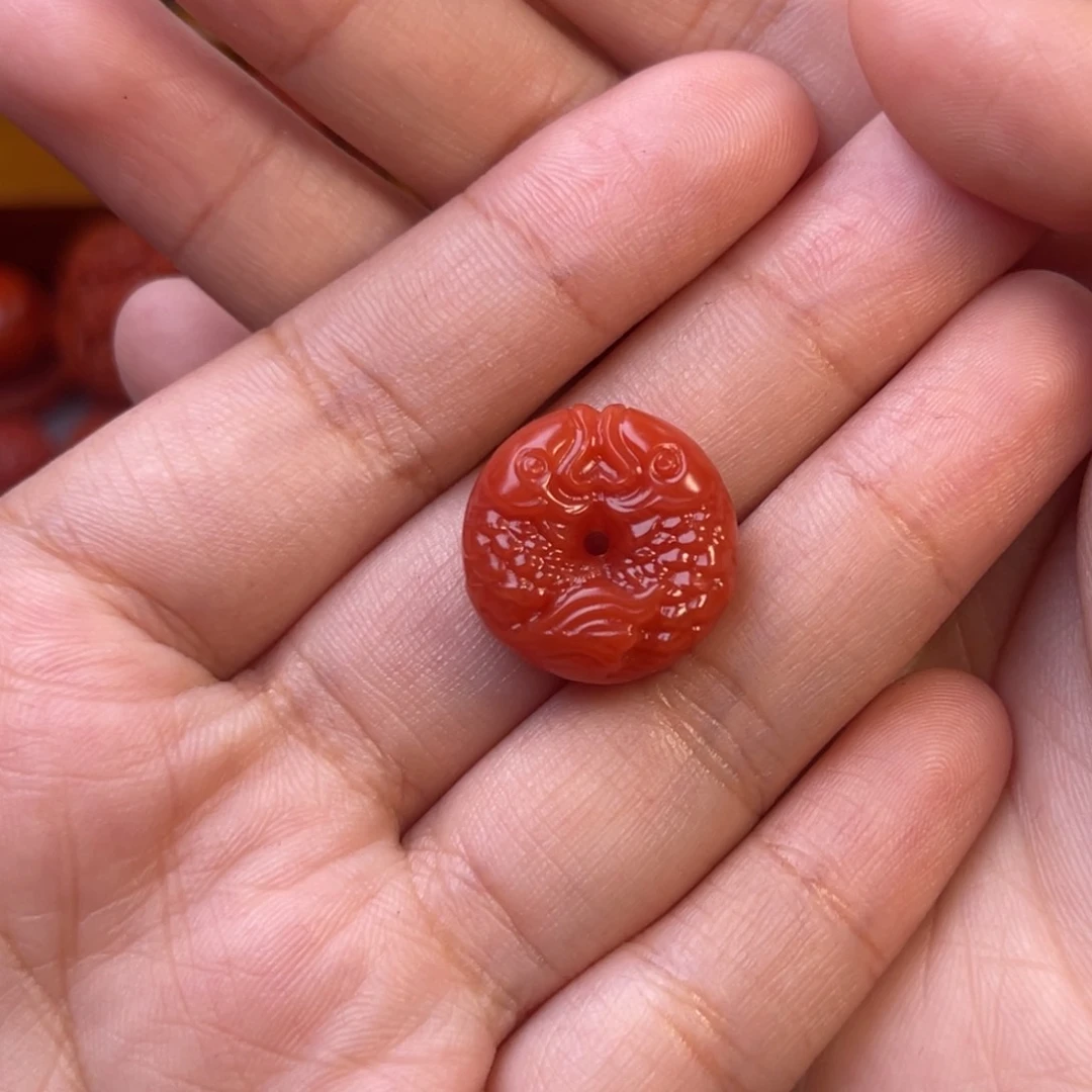 南红玛瑙天然保山双鱼背云未镶嵌龙*