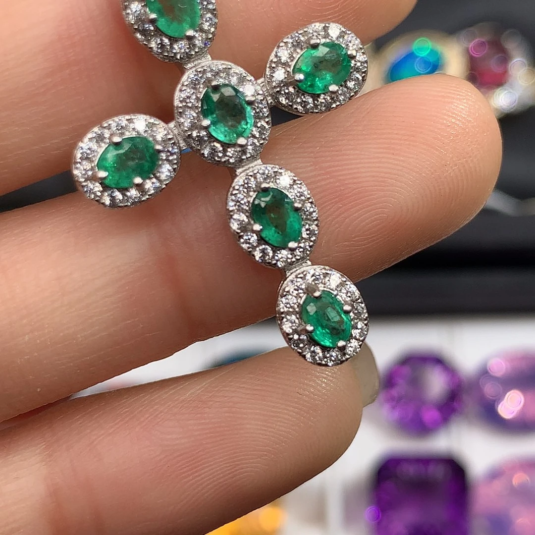 银S925镶嵌祖母绿颈饰