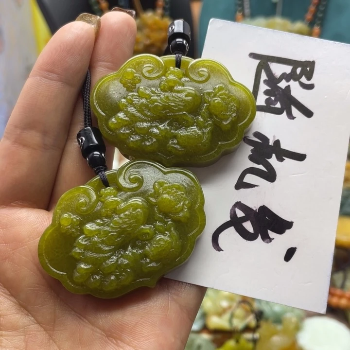 蛇纹石玉合金颈饰