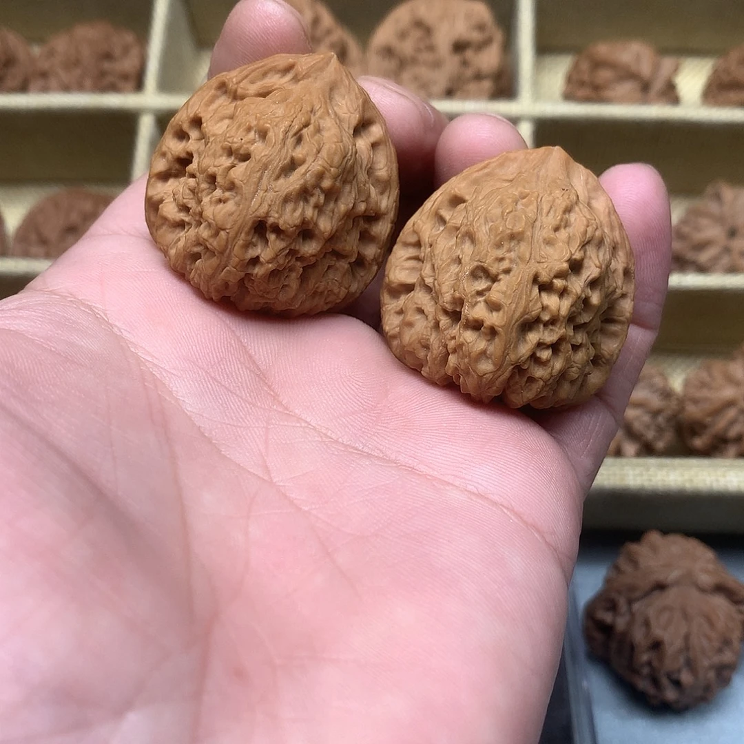 文玩核桃吊坠三角南疆石36尺寸