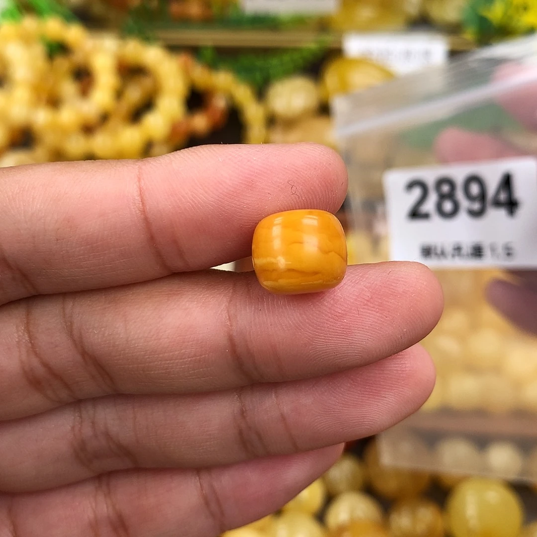 未镶嵌琥珀珠宝奇石12