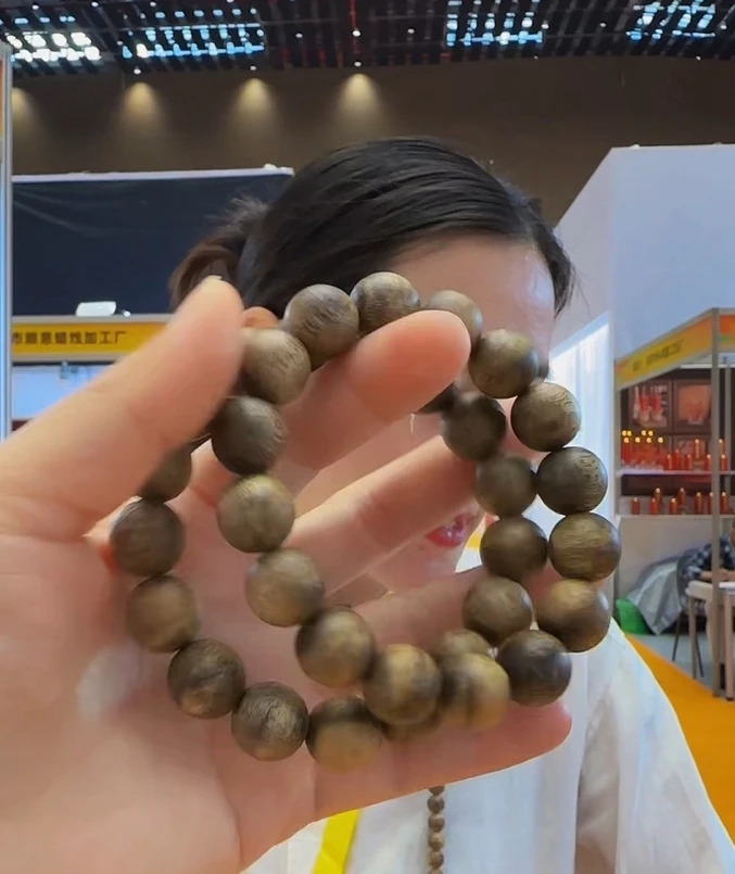 沉香【Y-14mm-单圈】海南绿奇楠红骨凹身1.4单圈多样性发一