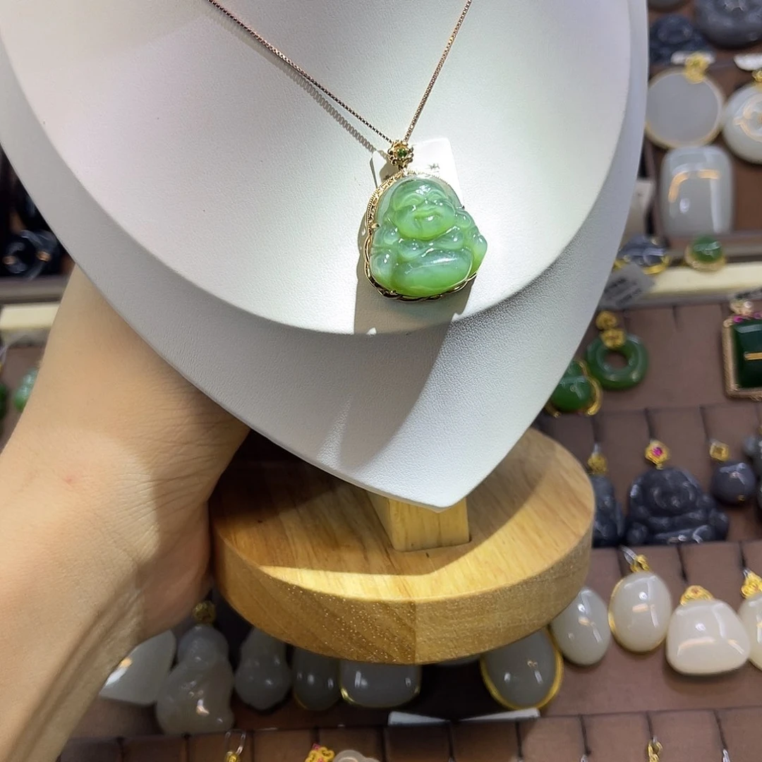 和田玉18K金镶嵌吊坠(赠链)