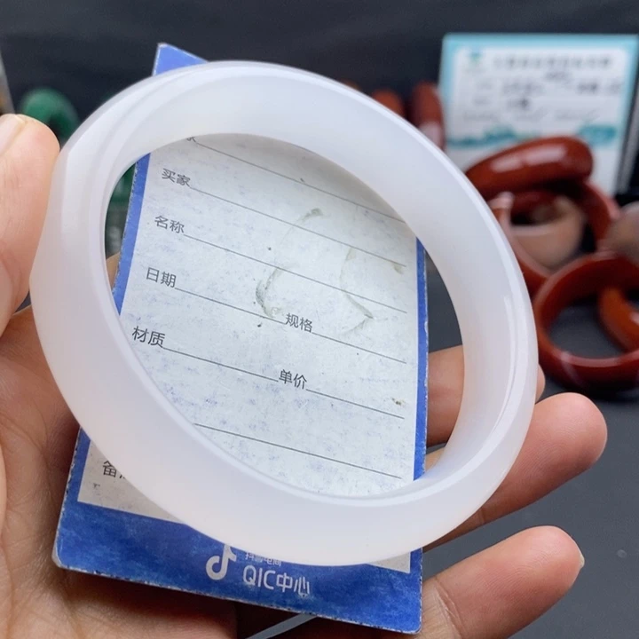 未镶嵌手镯石英质玉