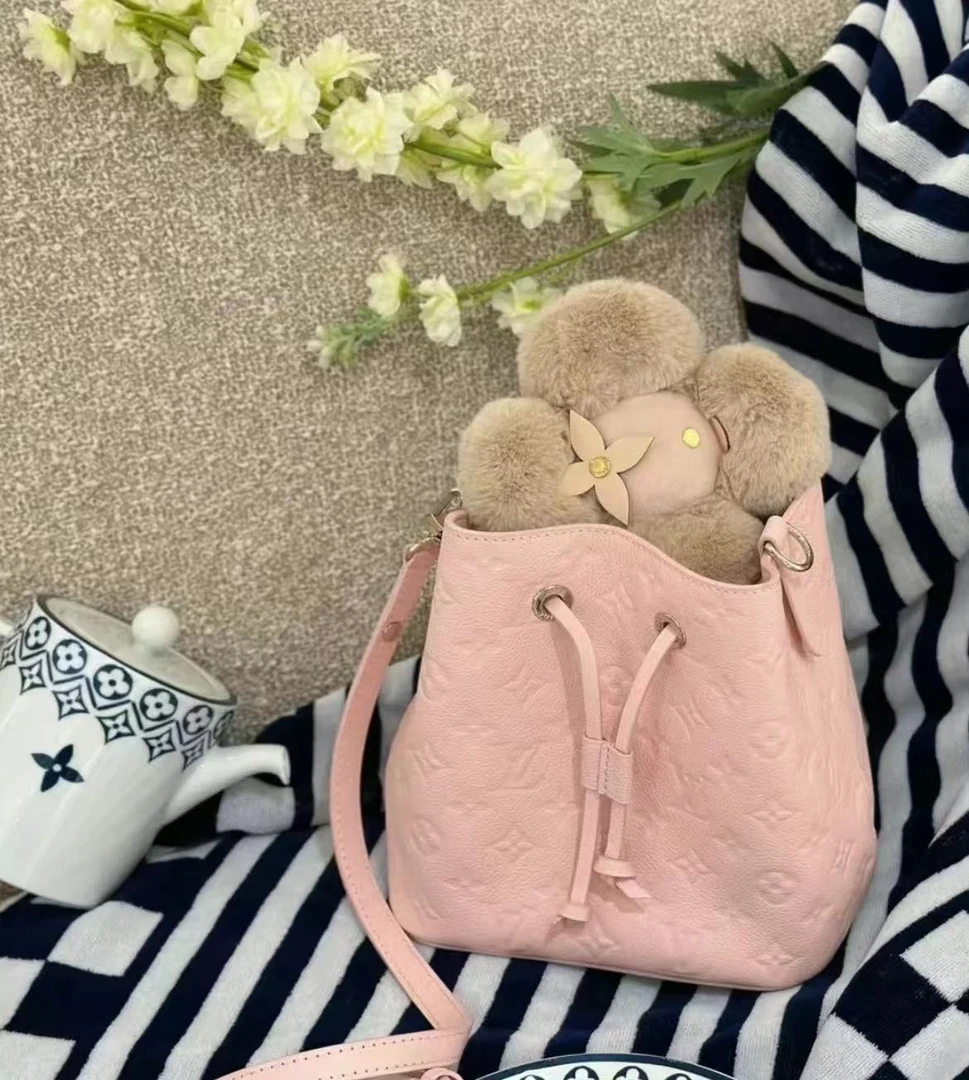 95新 LouisVuitton/路易威登 GGS丨新款水桶bb粉单肩包/43325385