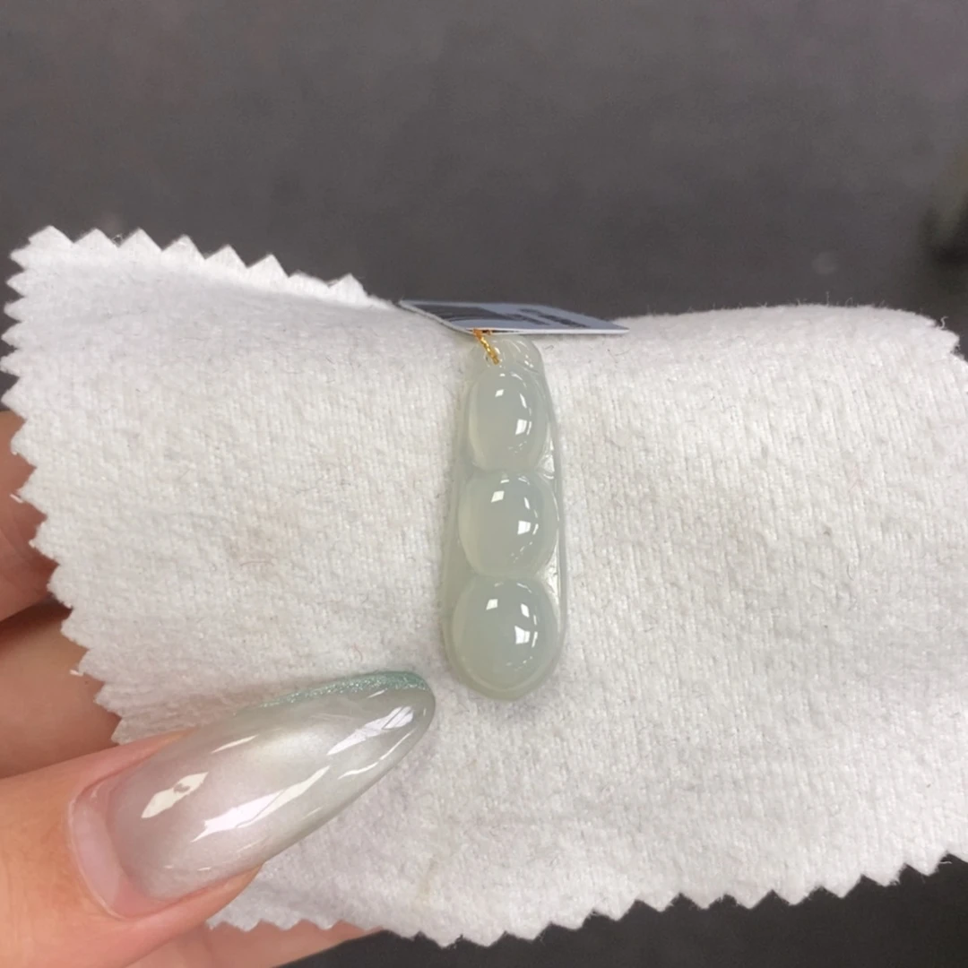 【闪购商品】颈饰未镶嵌翡翠福豆