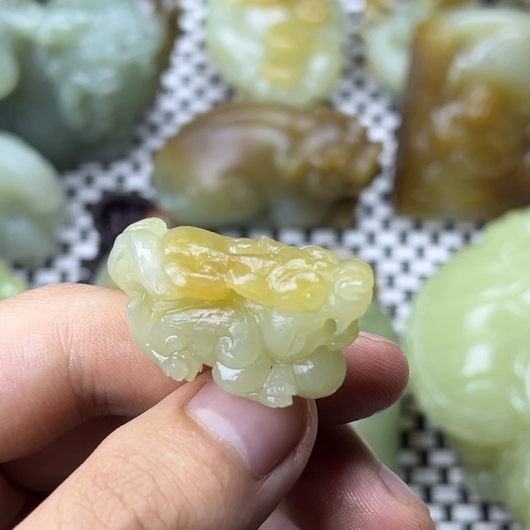 和田玉未镶嵌挂件