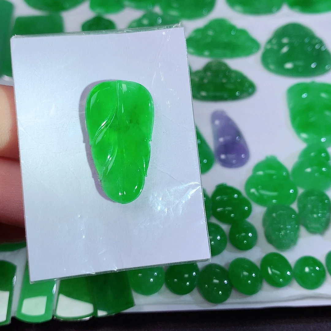 翡翠颈饰未镶嵌天然翡翠