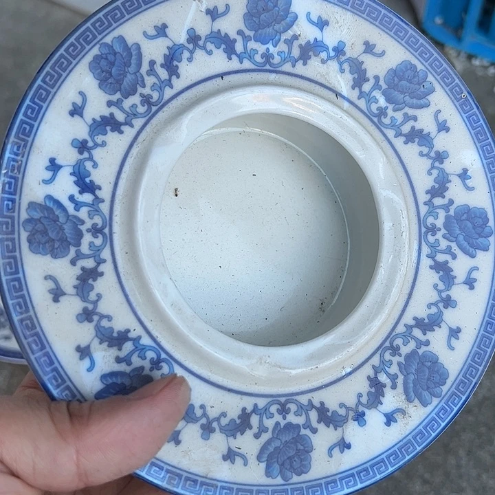 老标莲蓬烟灰缸一个