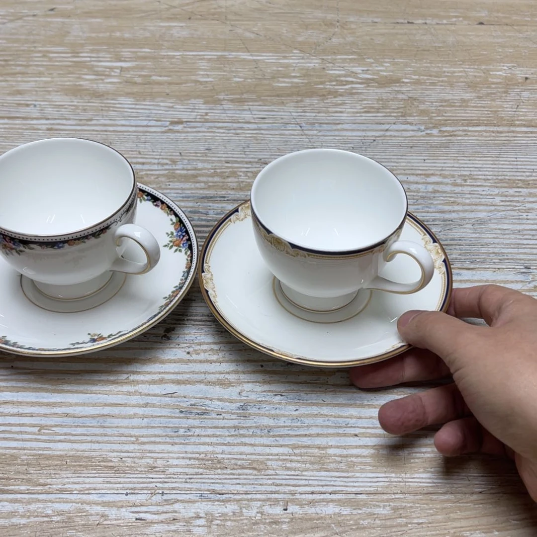 瓷片小**?密密麻麻地排列着一个