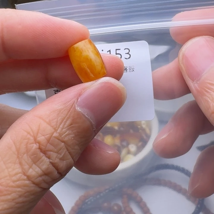 琥珀未镶嵌裸石琥珀