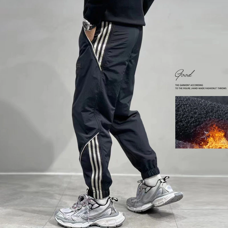 春秋长裤子运动宽松男士冲锋休闲大码冬季加绒厚束脚工装大码肥胖