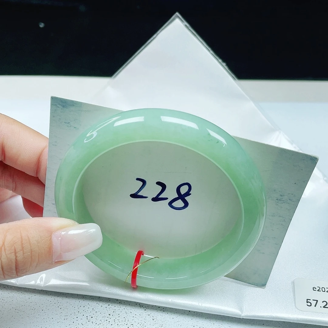 翡翠未镶嵌手镯 正圈57+