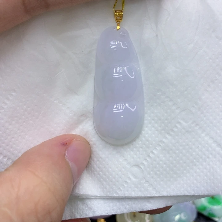 颈饰18K金镶嵌翡翠