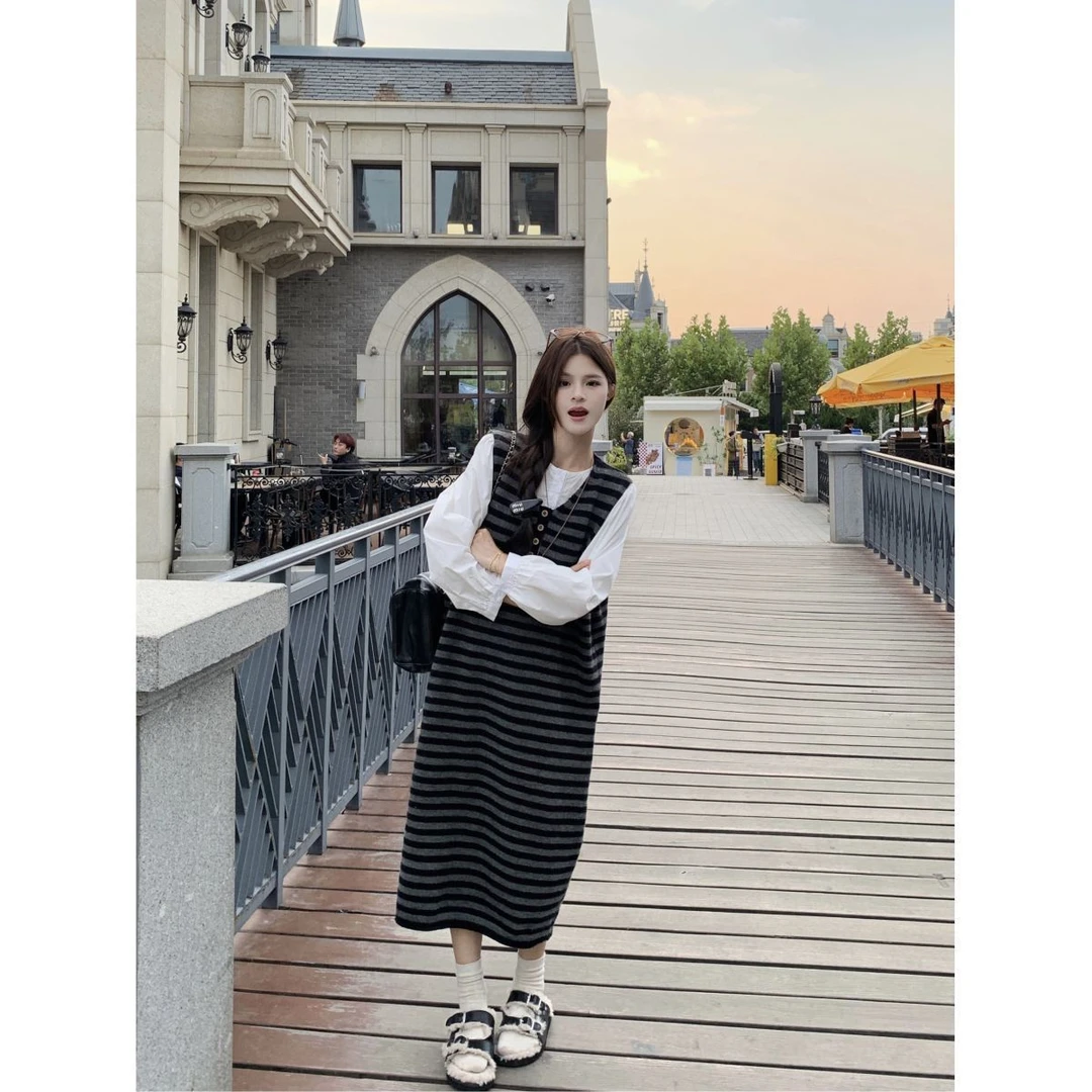 复古慵懒风条纹针织连衣裙女秋冬宽松洋气减龄打底背心马甲毛衣裙