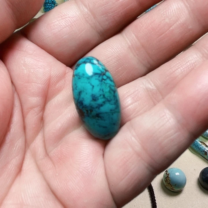 绿松石颈饰未镶嵌