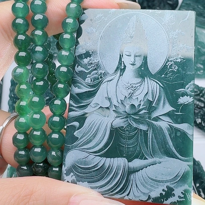 翡翠未镶嵌颈饰多样性发其一