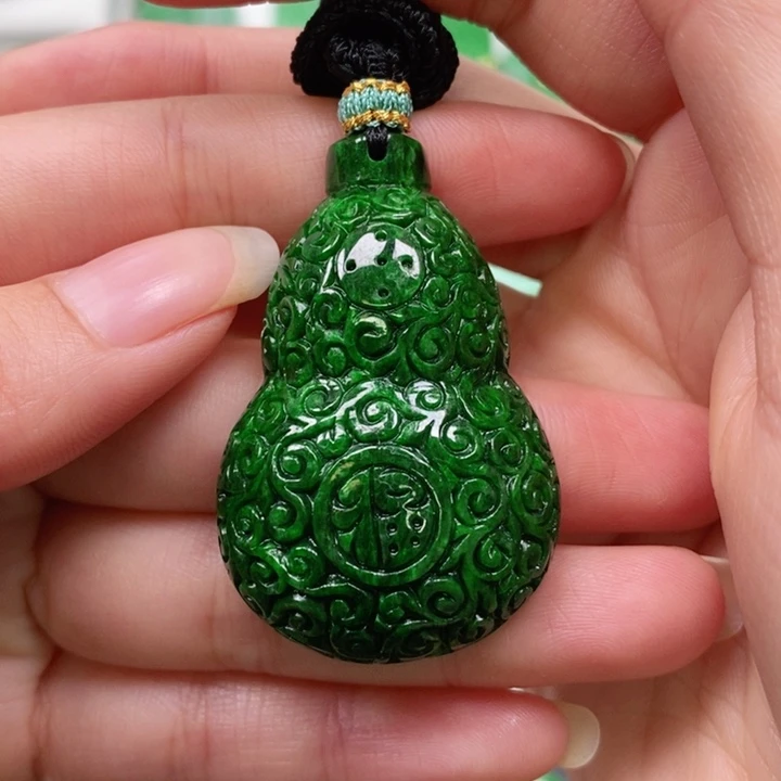 翡翠未镶嵌颈饰吊坠