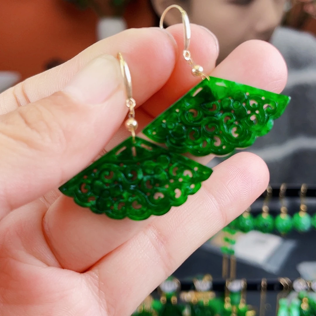 翡翠18K金镶嵌耳饰