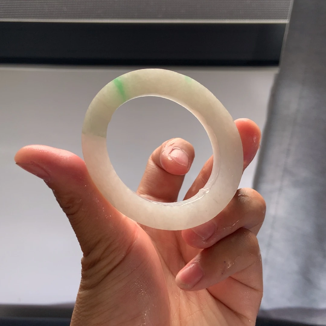 定制翡翠未镶嵌翡翠手镯