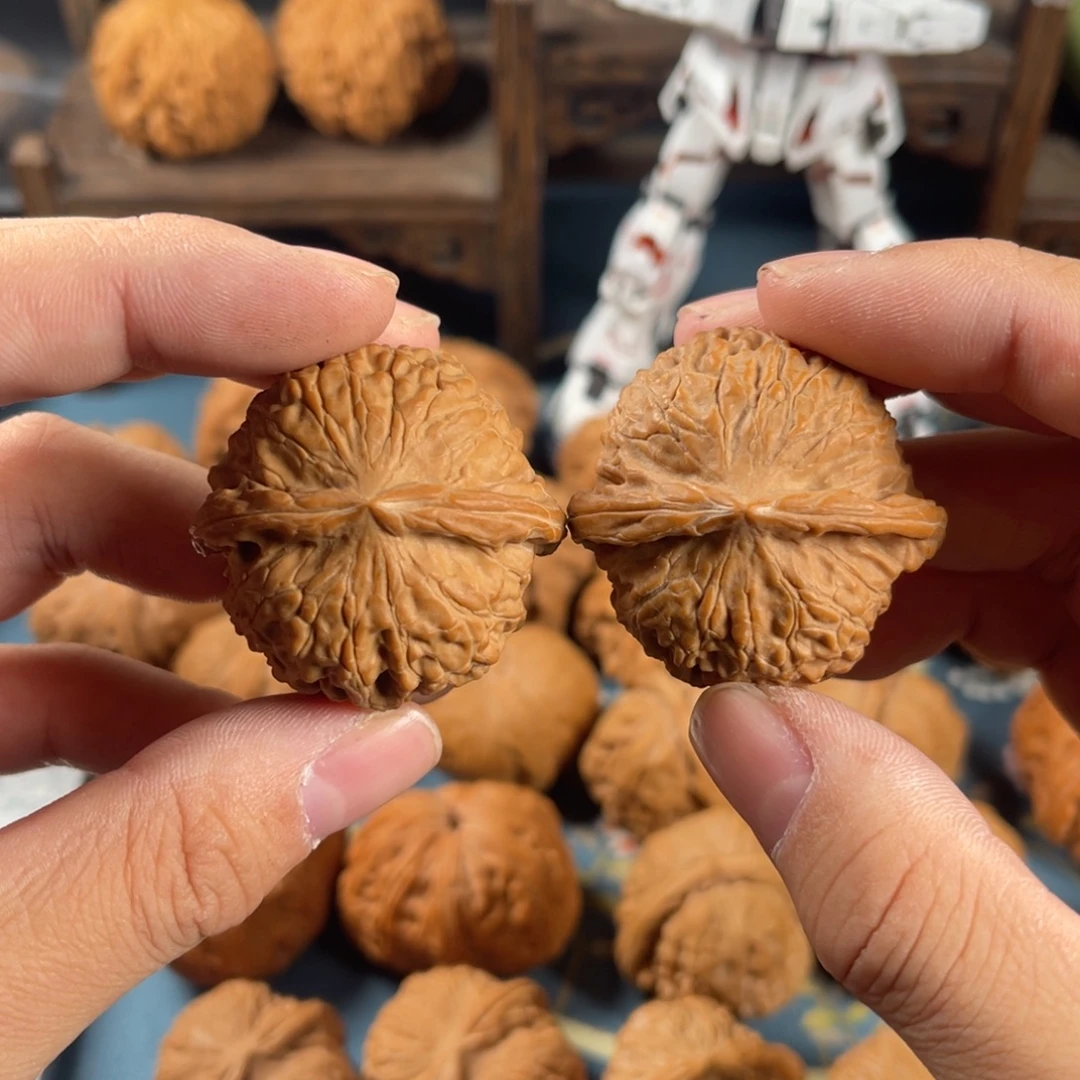 文玩核桃吊坠金锭元宝