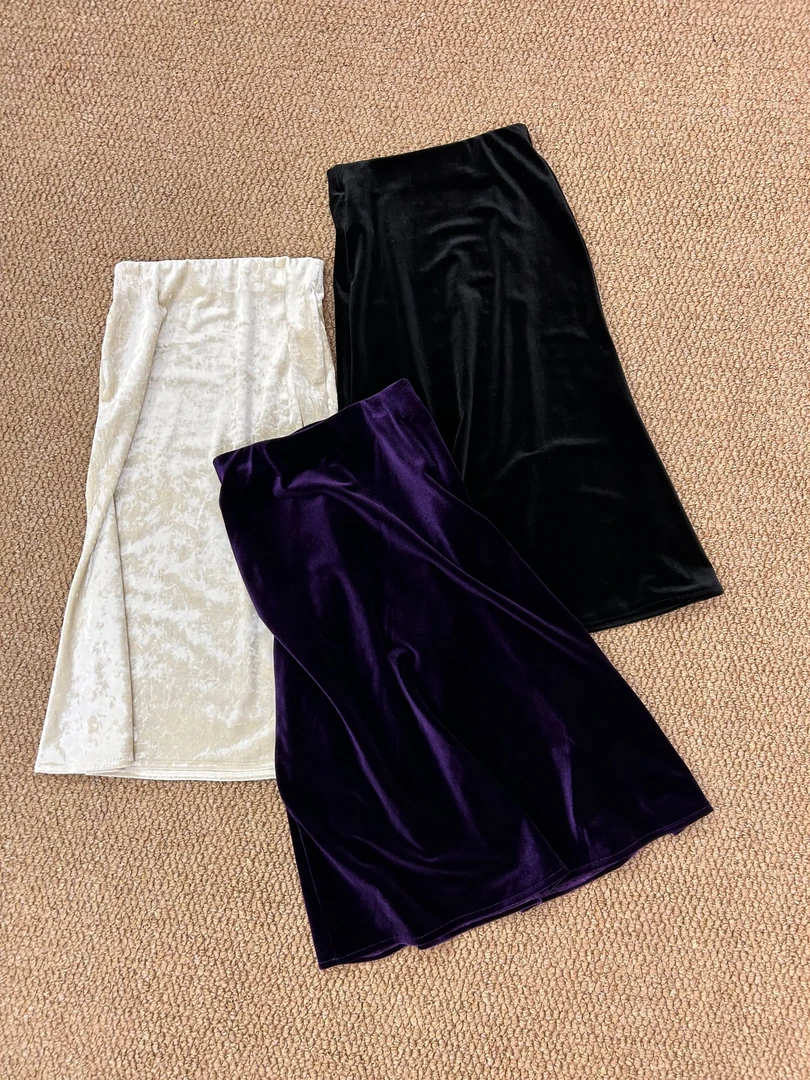 丝绒高腰半身裙女童2025秋季新款缎面黑色时尚复古赫本风鱼尾长裙