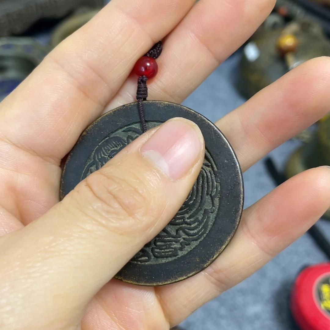 5***哥铜摆件一个小物件。