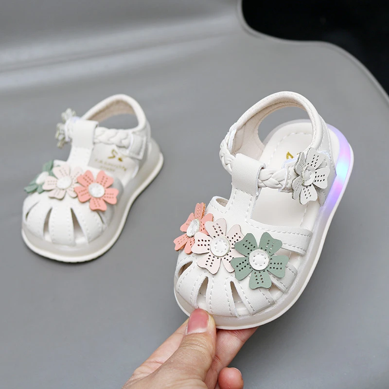 女童鞋夏季新款女宝宝凉鞋公主鞋带灯婴儿学步鞋软底小童鞋1-2岁
