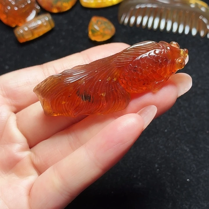 遇***…琥珀未镶嵌珠宝奇石10.6g