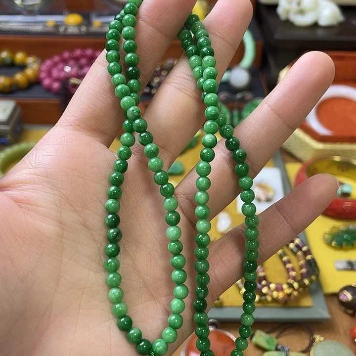 翡翠未镶嵌颈饰精美雕刻物件物件